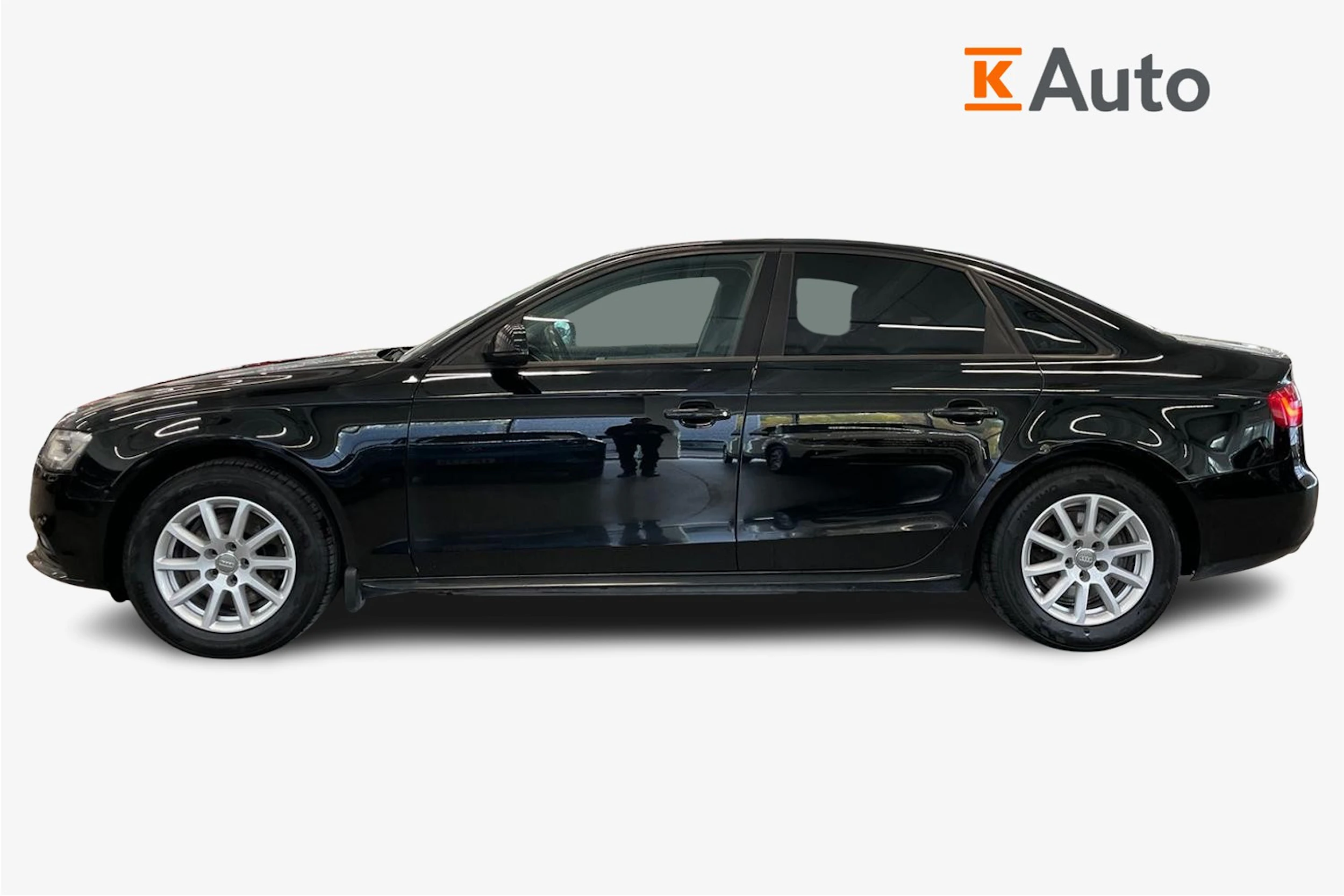 Musta Audi A4 2014 kuva 5.