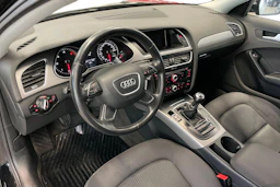 Musta Audi A4 2014 kuva 6.