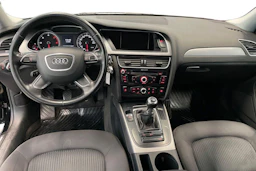 Musta Audi A4 2014 kuva 7.