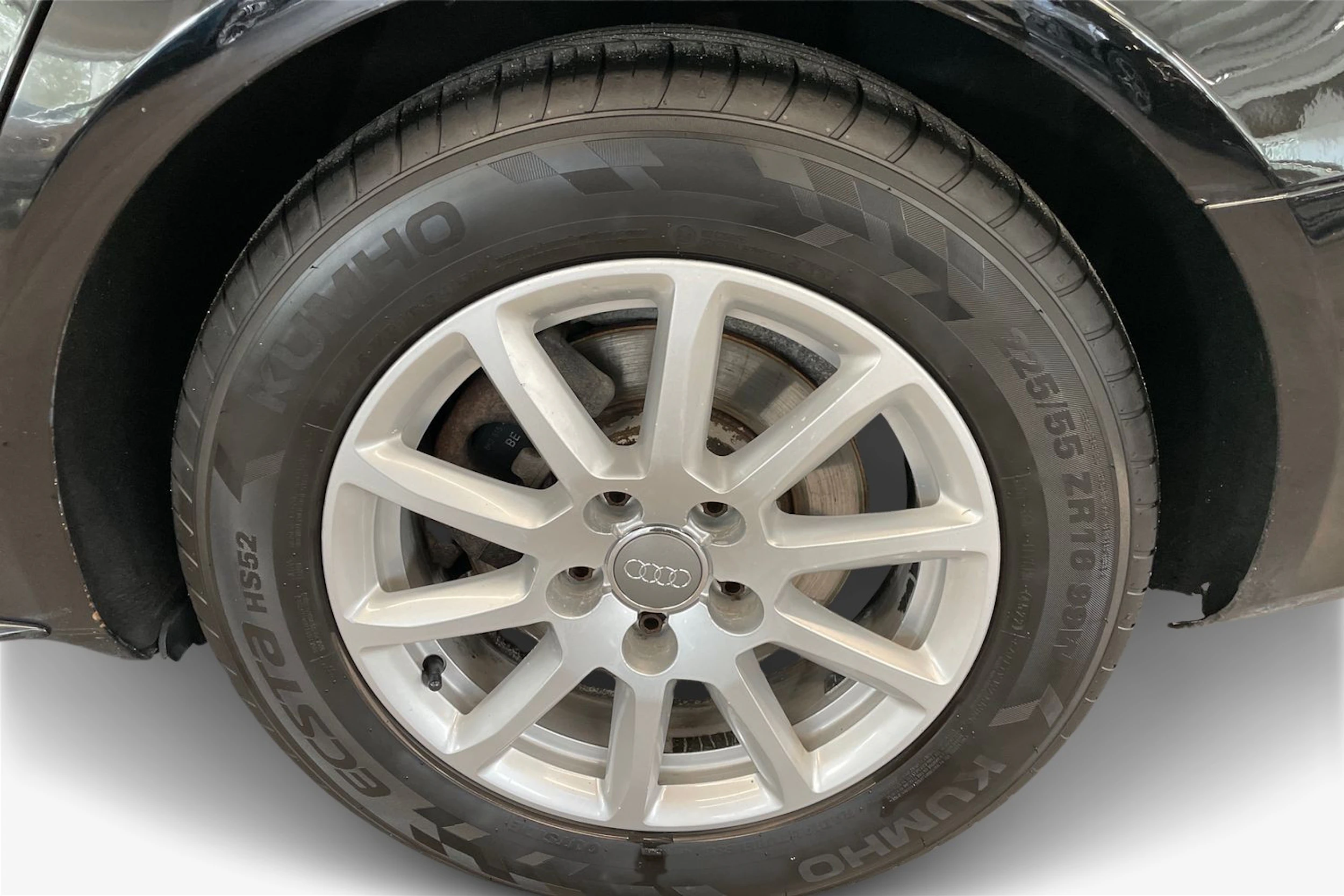 Musta Audi A4 2014 kuva 9.