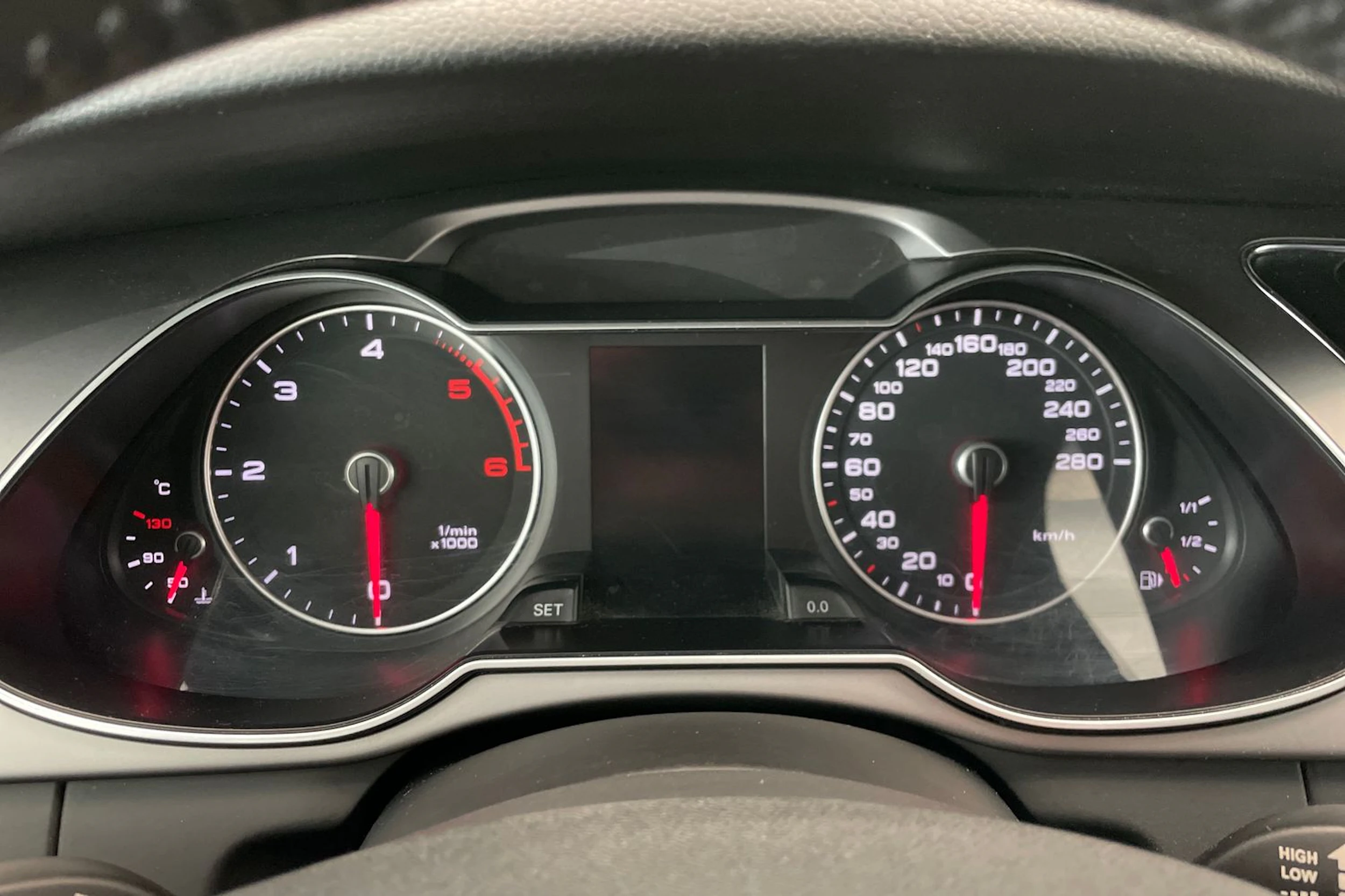 Musta Audi A4 2014 kuva 15.