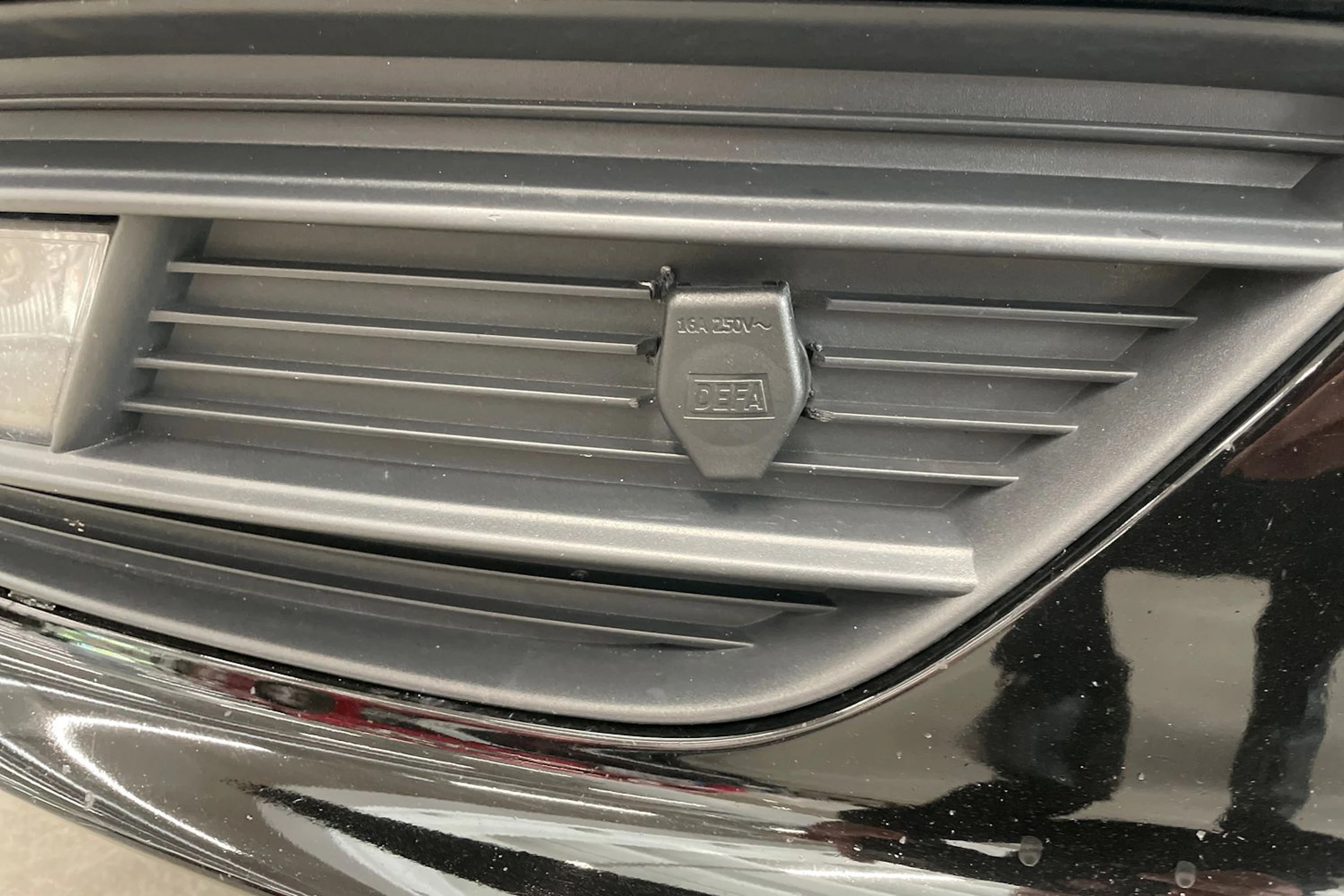 Musta Audi A4 2014 kuva 18.