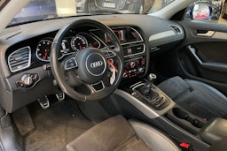 sininen Audi A4 2014 kuva 6.