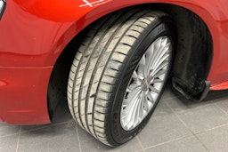 punainen Audi A4 2014 kuva 13.