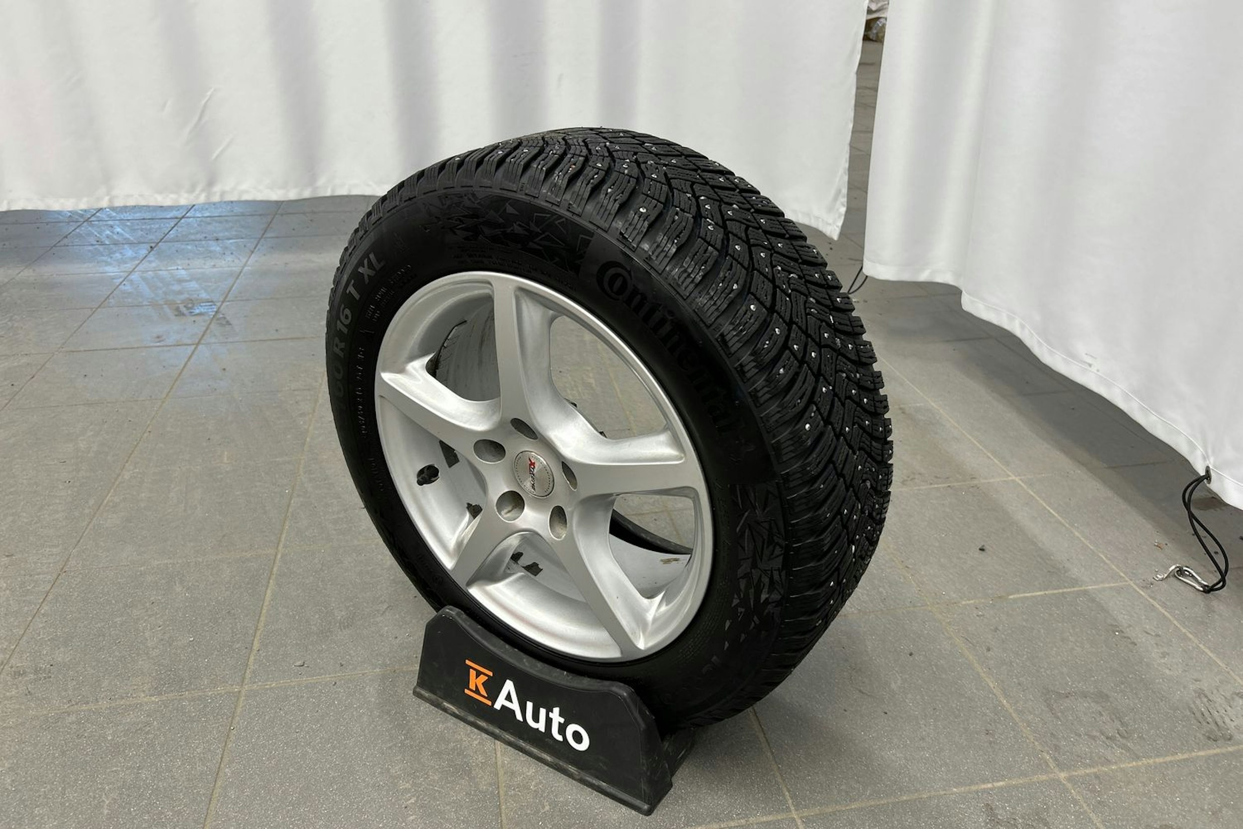 punainen Audi A4 2014 kuva 17.