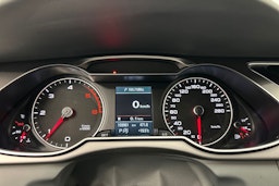 punainen Audi A4 2014 kuva 18.