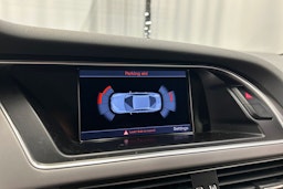 punainen Audi A4 2014 kuva 21.