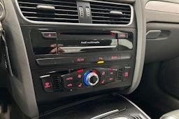 punainen Audi A4 2014 kuva 23.