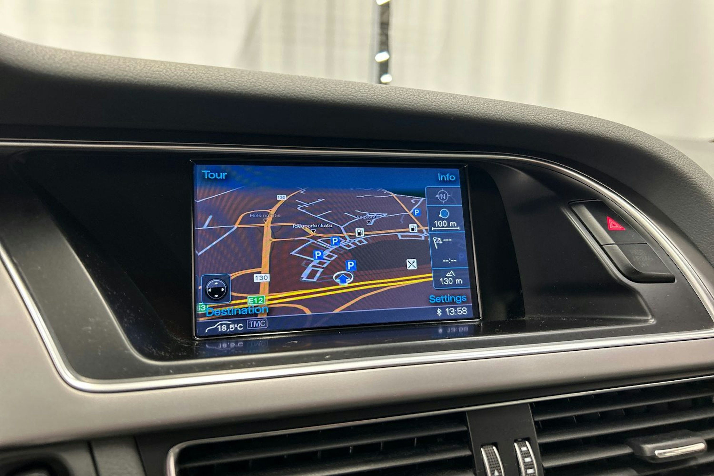 punainen Audi A4 2014 kuva 24.