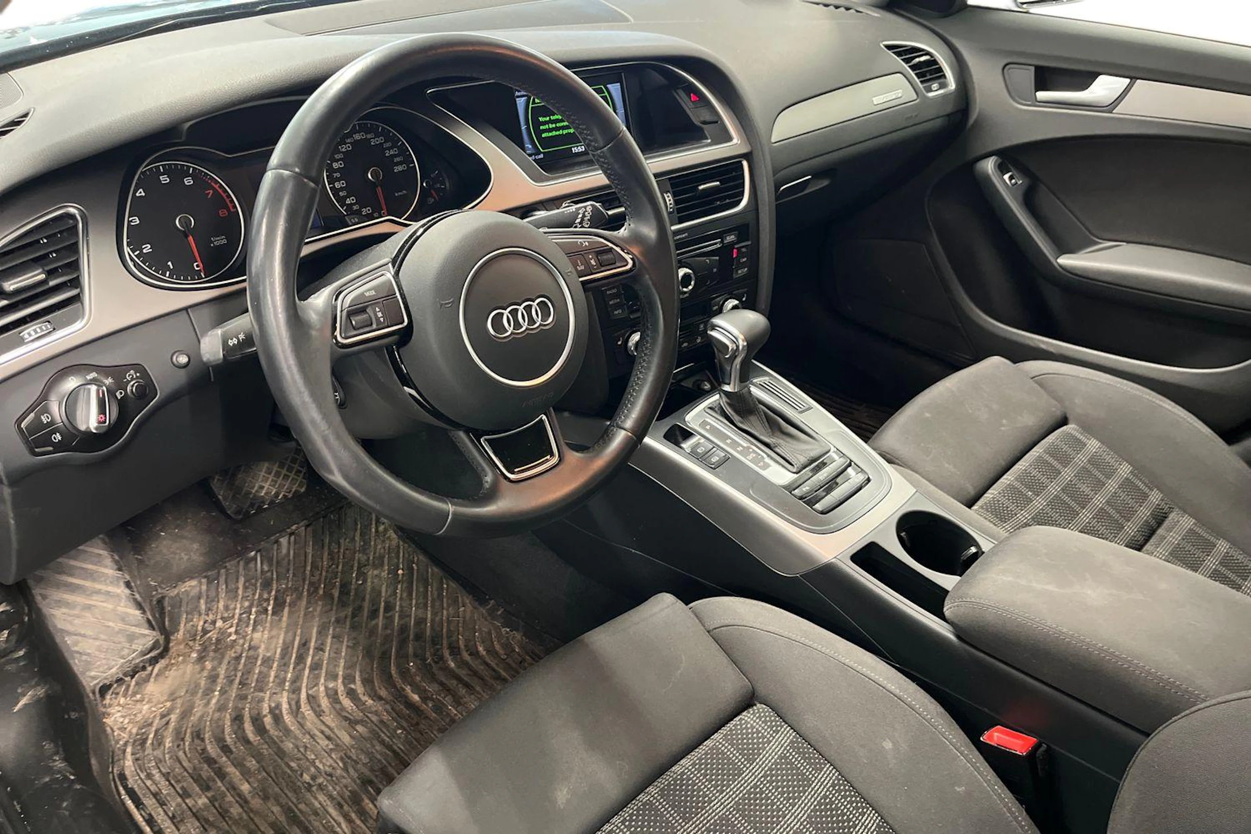 musta Audi A4 2014 kuva 3.