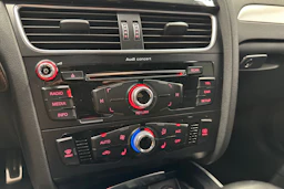 musta Audi A4 2014 kuva 16.
