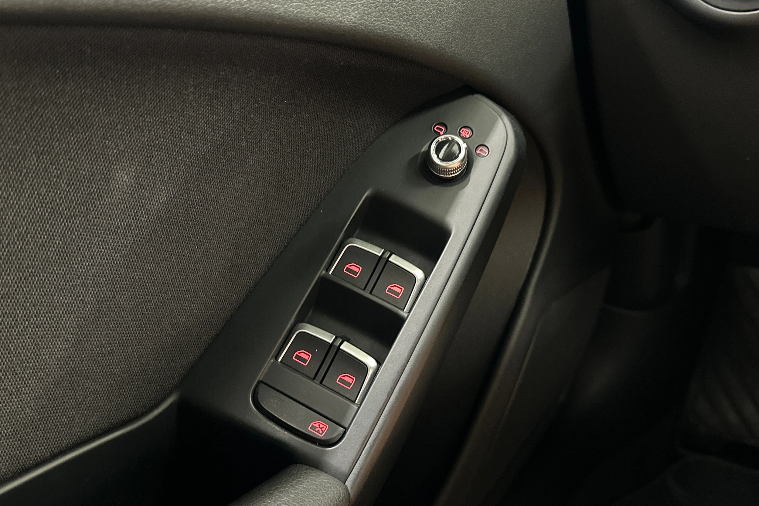 musta Audi A4 2014 kuva 21.