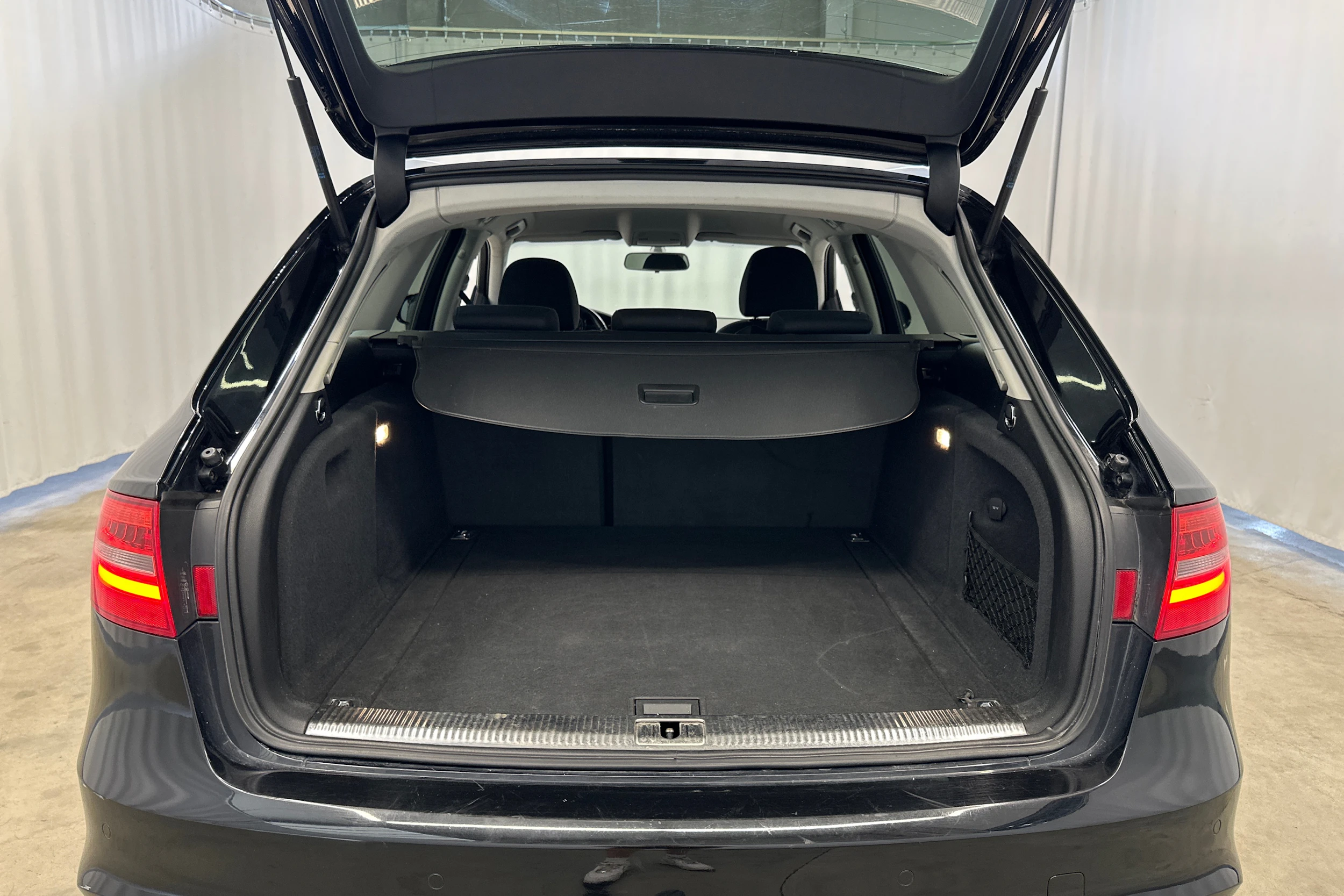 musta Audi A4 2014 kuva 22.