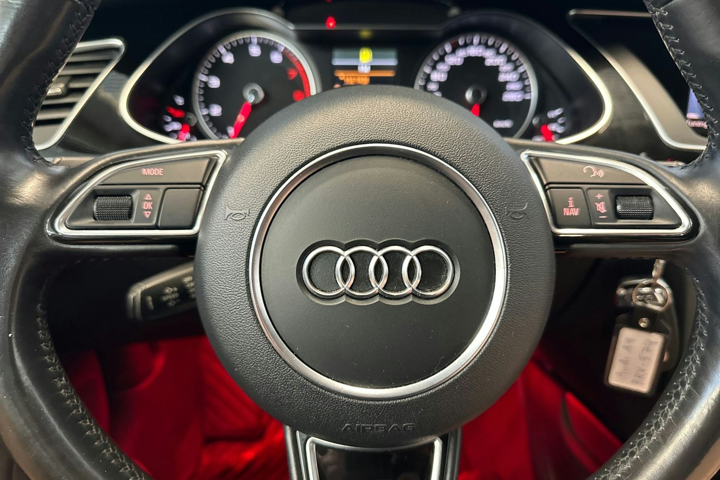 Musta Audi A4 2015 kuva 21.