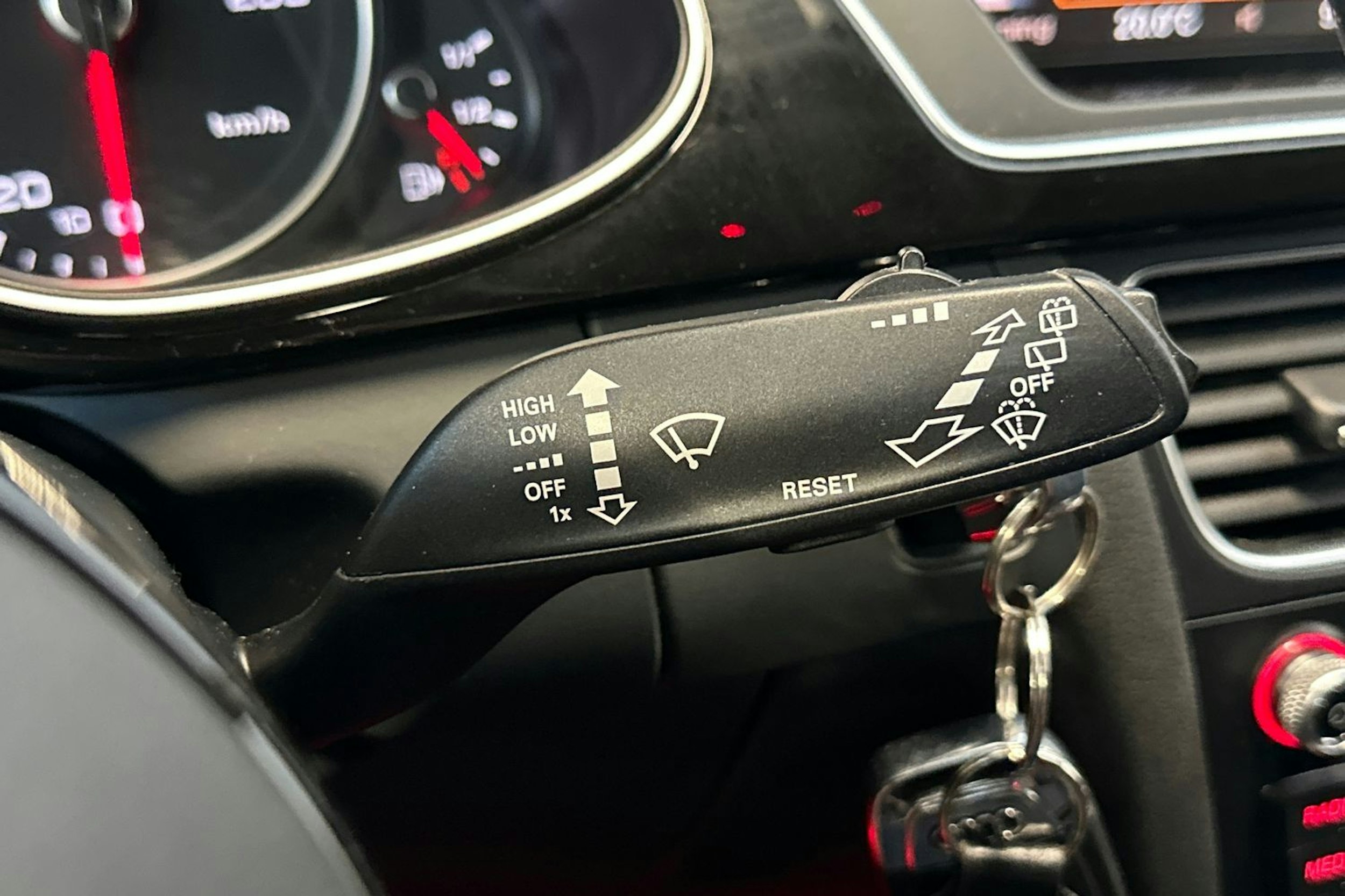 Musta Audi A4 2015 kuva 22.