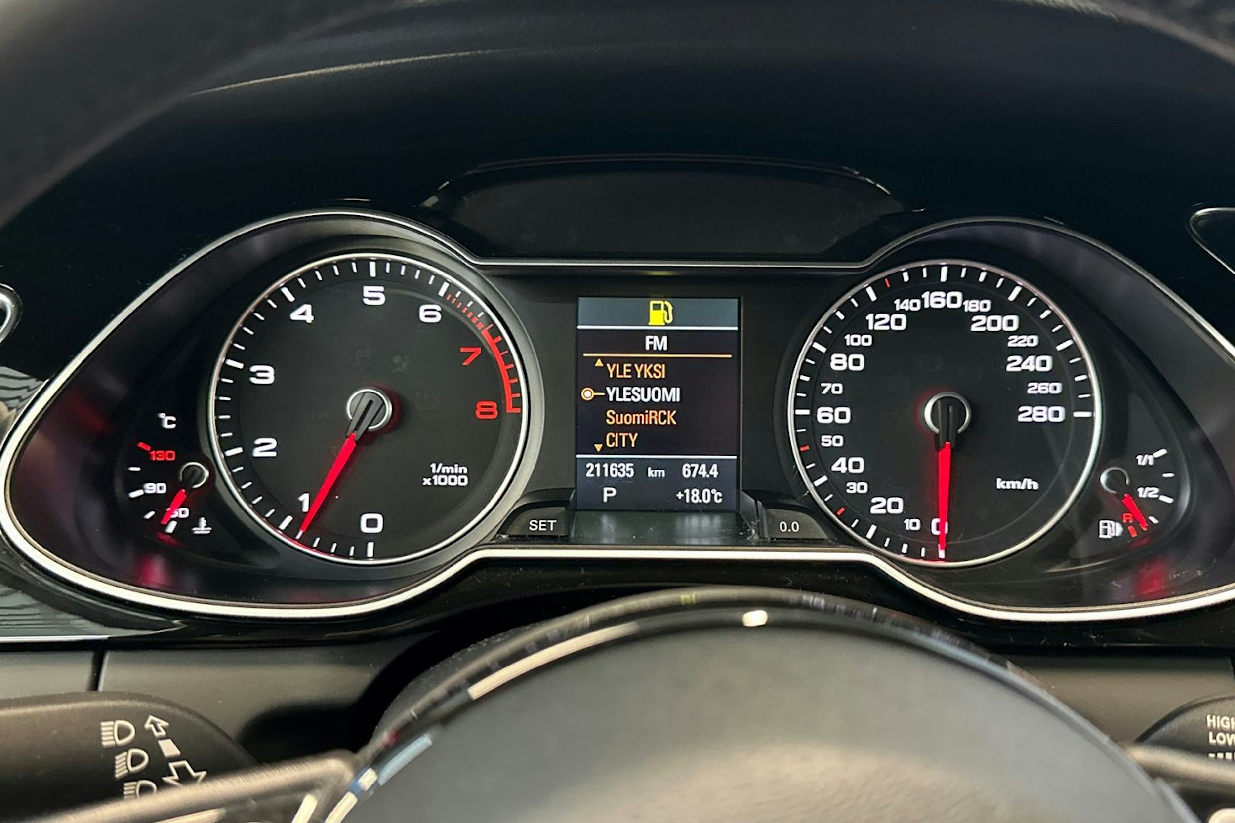 Musta Audi A4 2015 kuva 23.