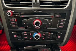 Musta Audi A4 2015 kuva 25.