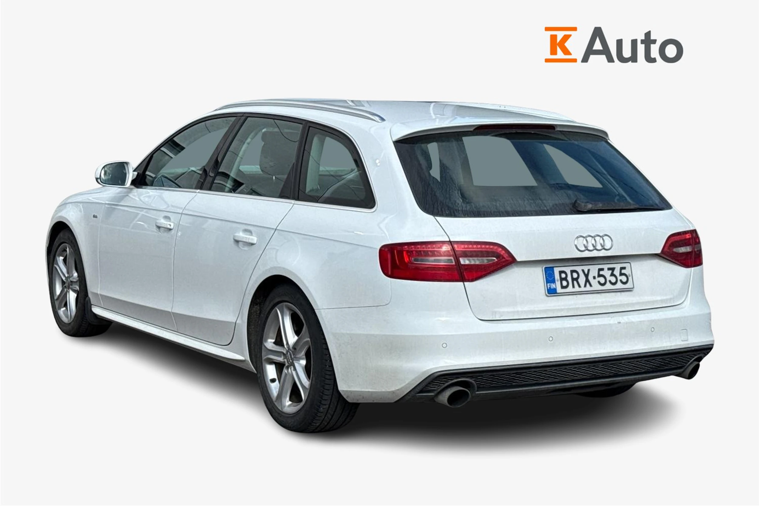 valkoinen Audi A4 2015 kuva 2.