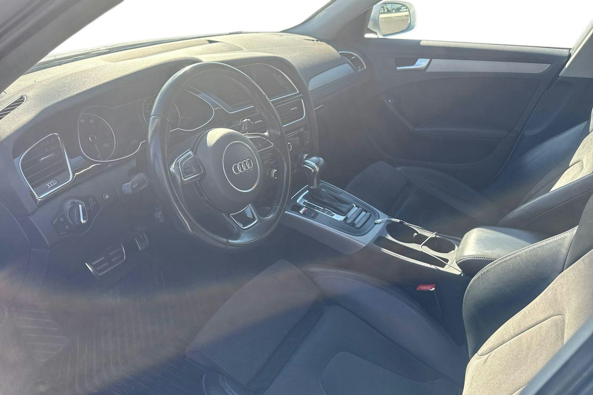 valkoinen Audi A4 2015 kuva 3.