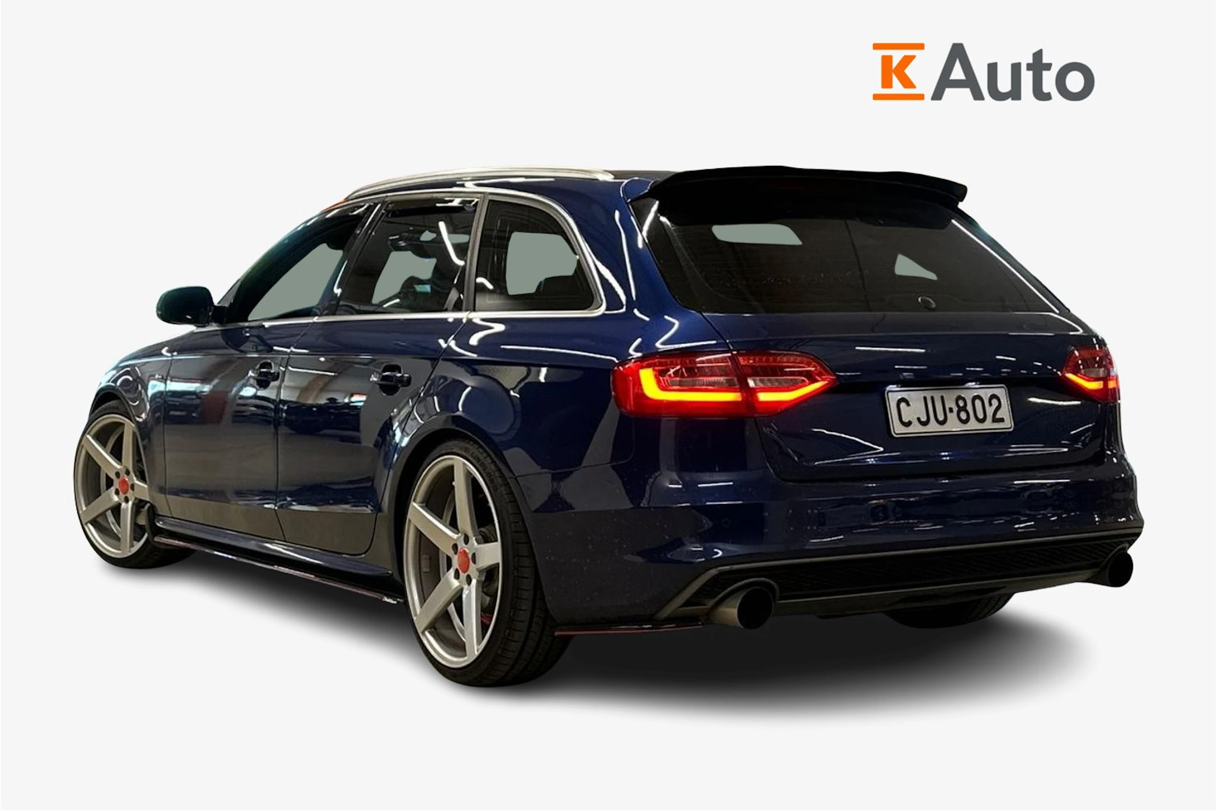 sininen Audi A4 2015 kuva 2.