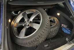 sininen Audi A4 2015 kuva 6.
