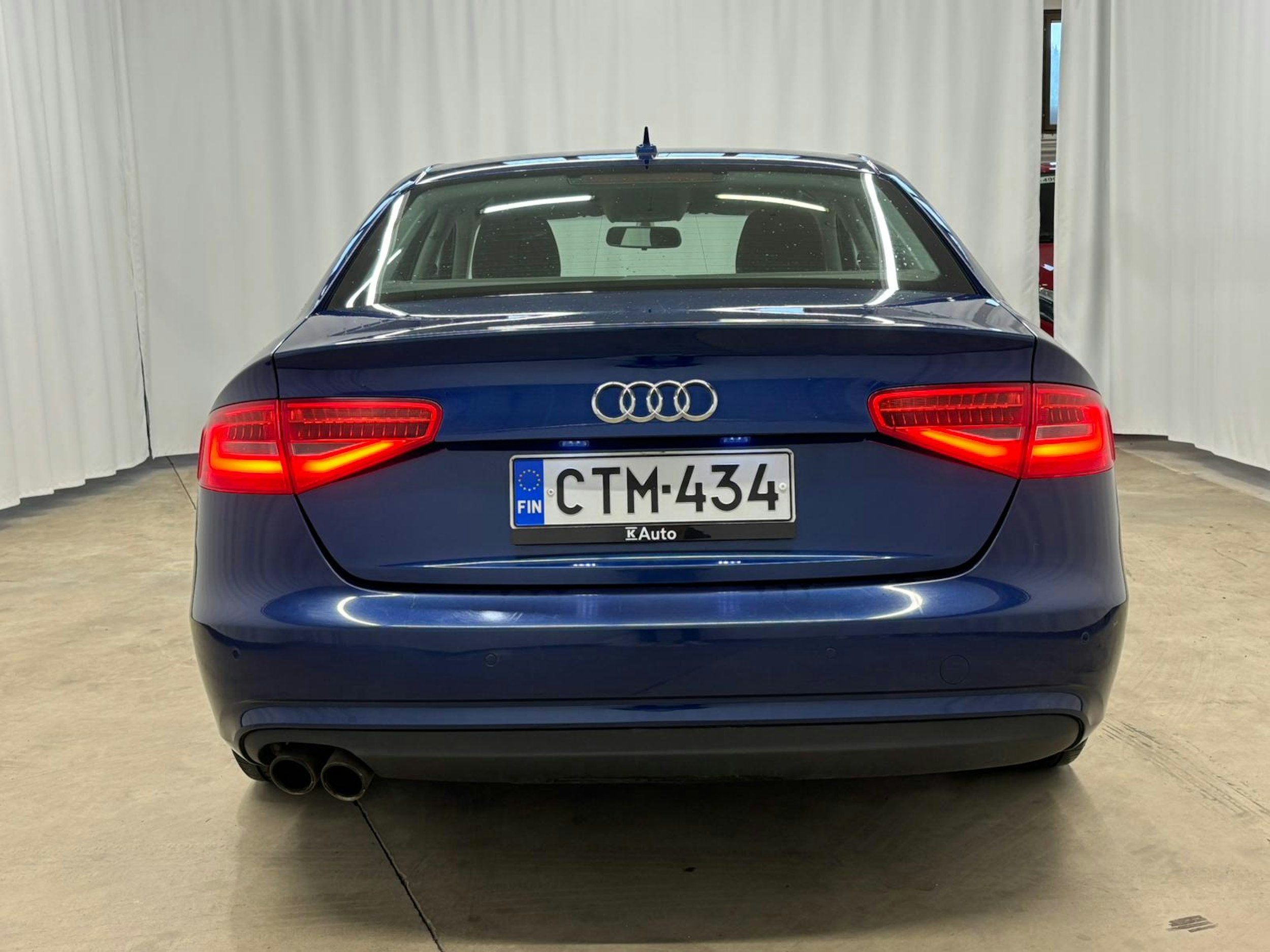 met. sininen Audi A4 2015 kuva 5.