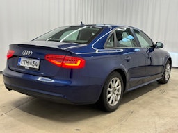 met. sininen Audi A4 2015 kuva 6.