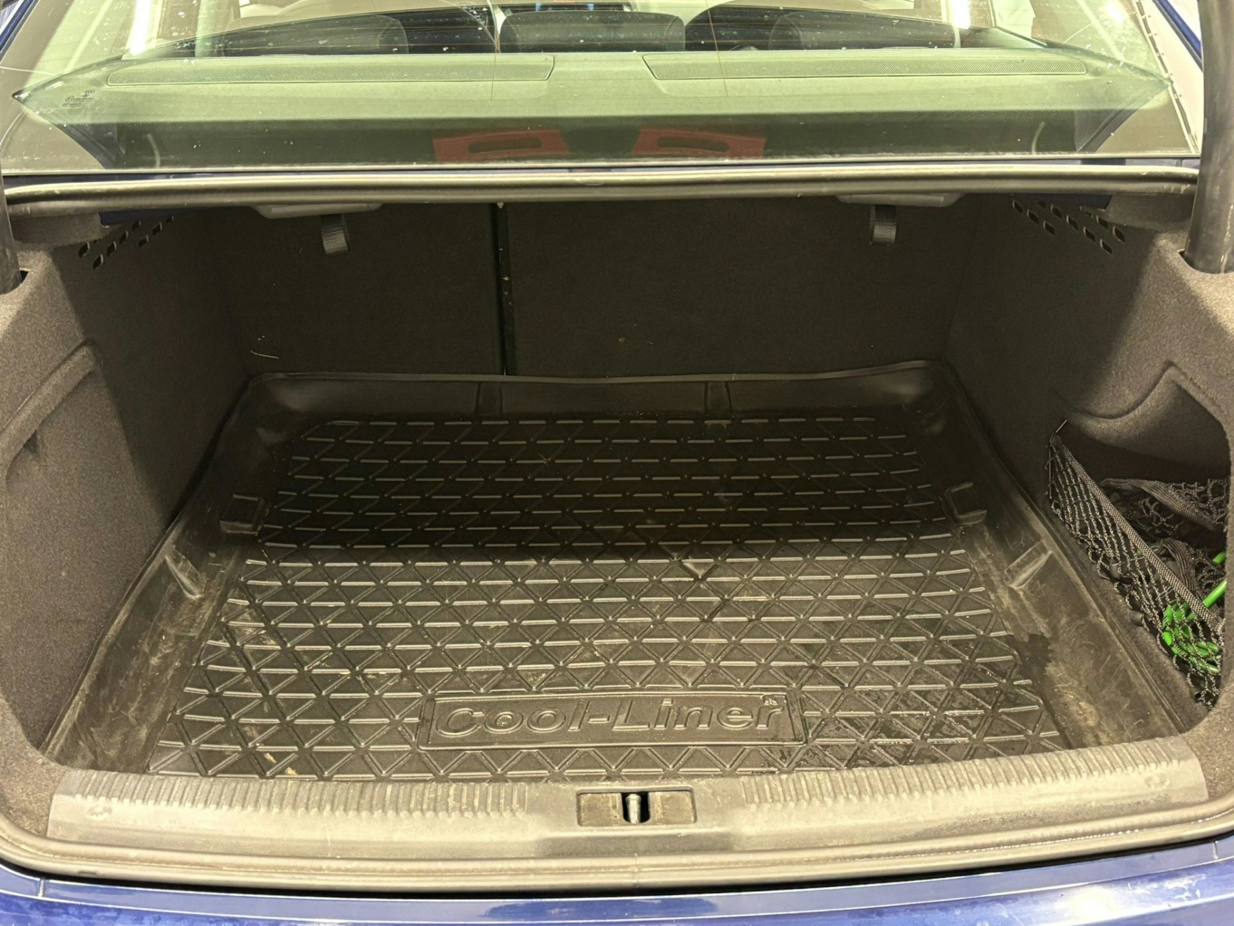 met. sininen Audi A4 2015 kuva 13.