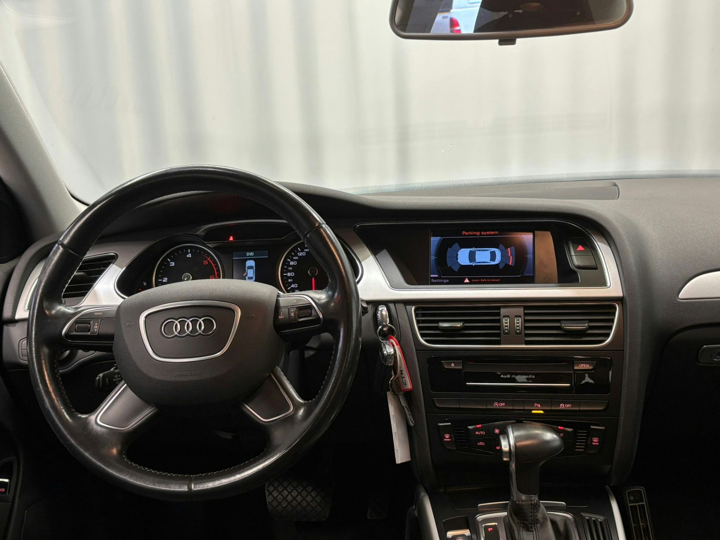 met. sininen Audi A4 2015 kuva 14.