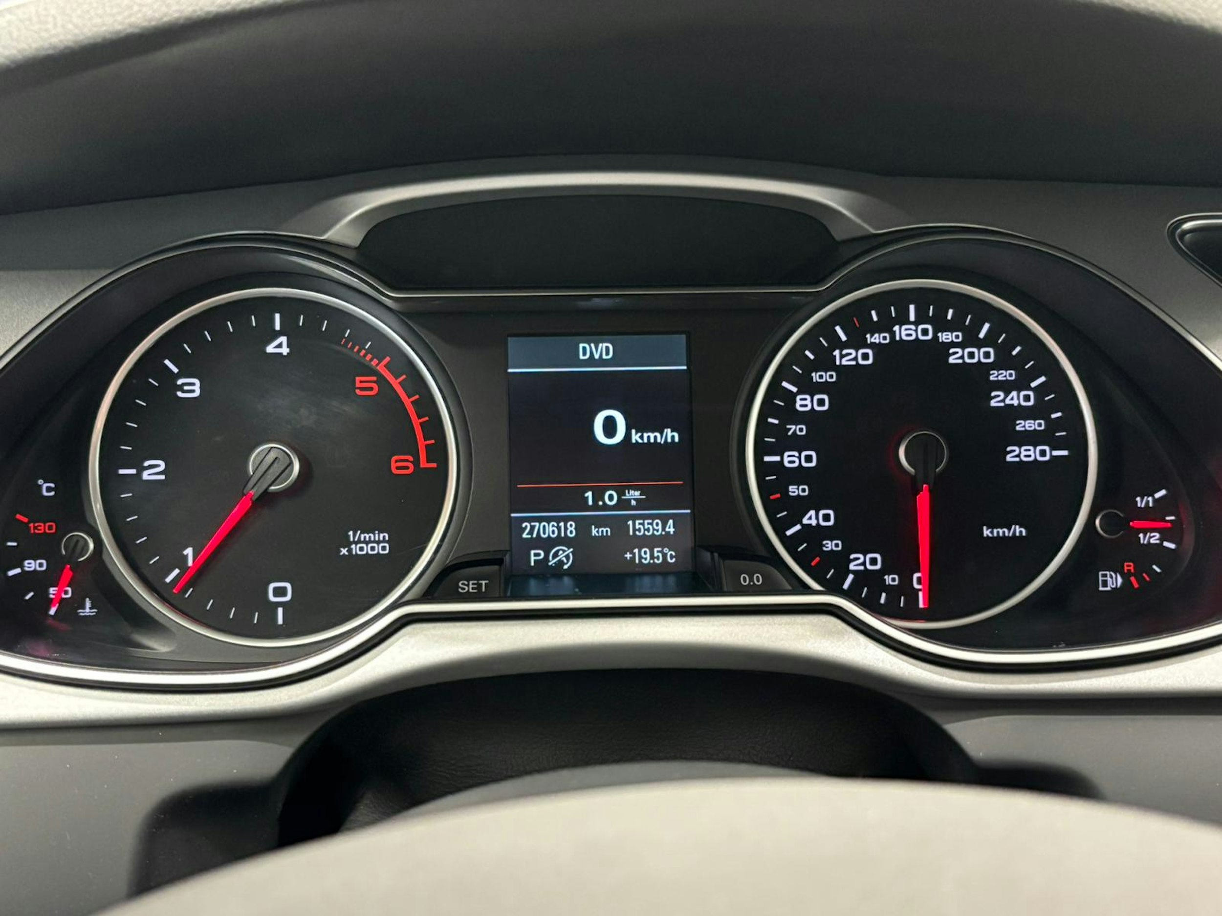 met. sininen Audi A4 2015 kuva 19.