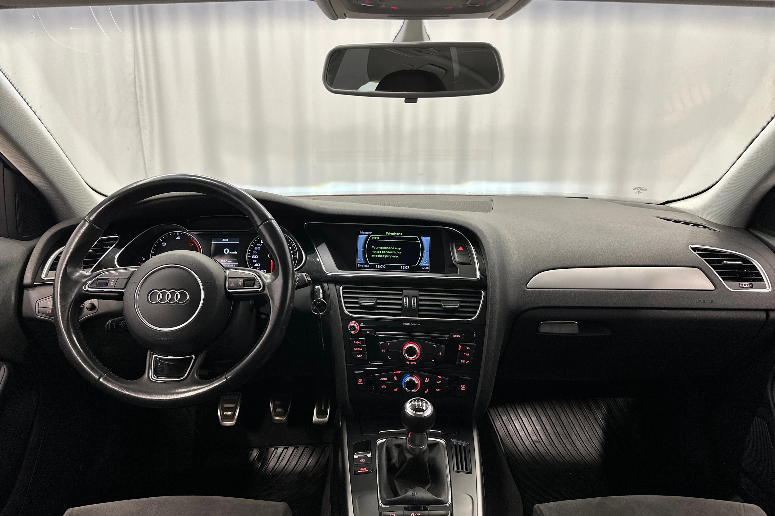 punainen Audi A4 2015 kuva 15.
