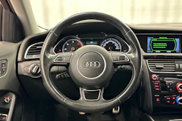 punainen Audi A4 2015 kuva 16.