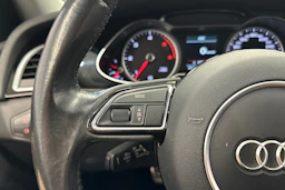 punainen Audi A4 2015 kuva 17.