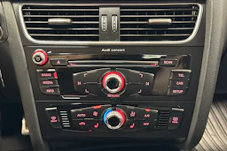 punainen Audi A4 2015 kuva 20.