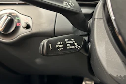 punainen Audi A4 2015 kuva 22.