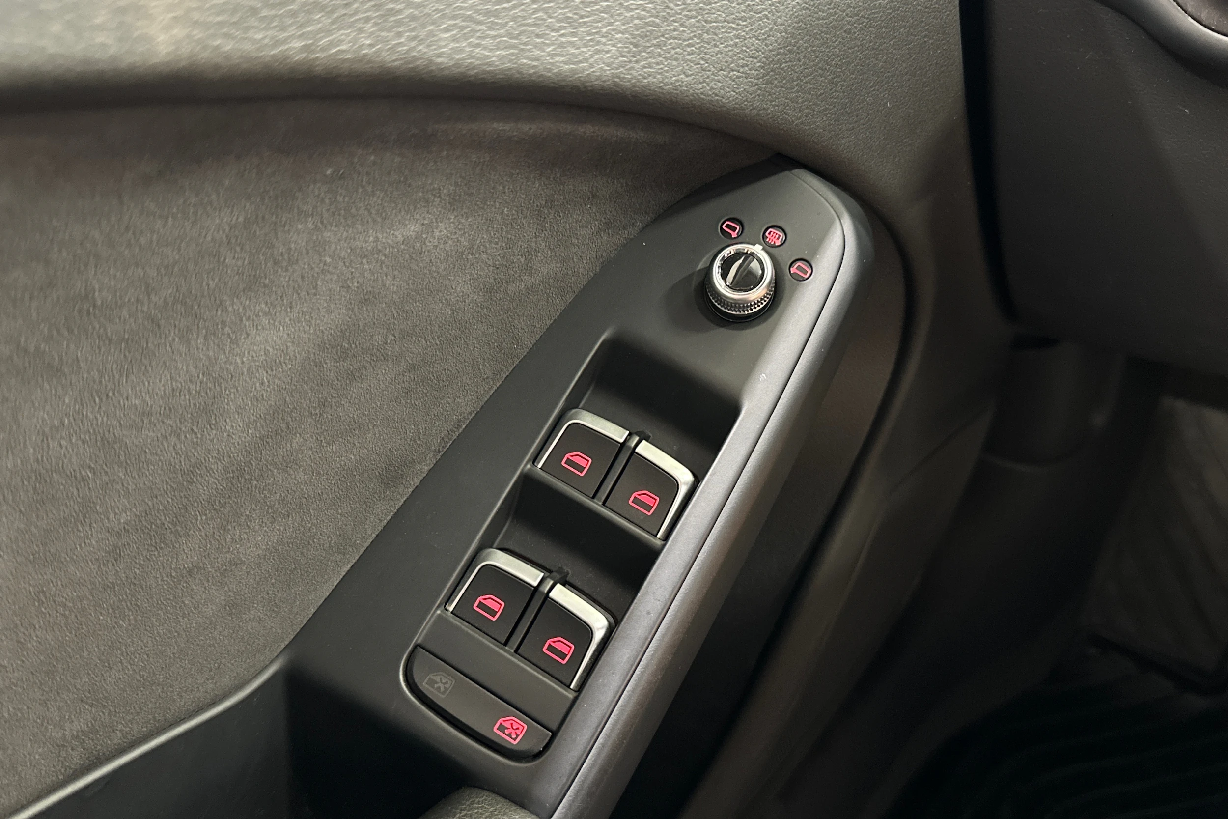 punainen Audi A4 2015 kuva 24.