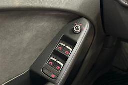 punainen Audi A4 2015 kuva 24.