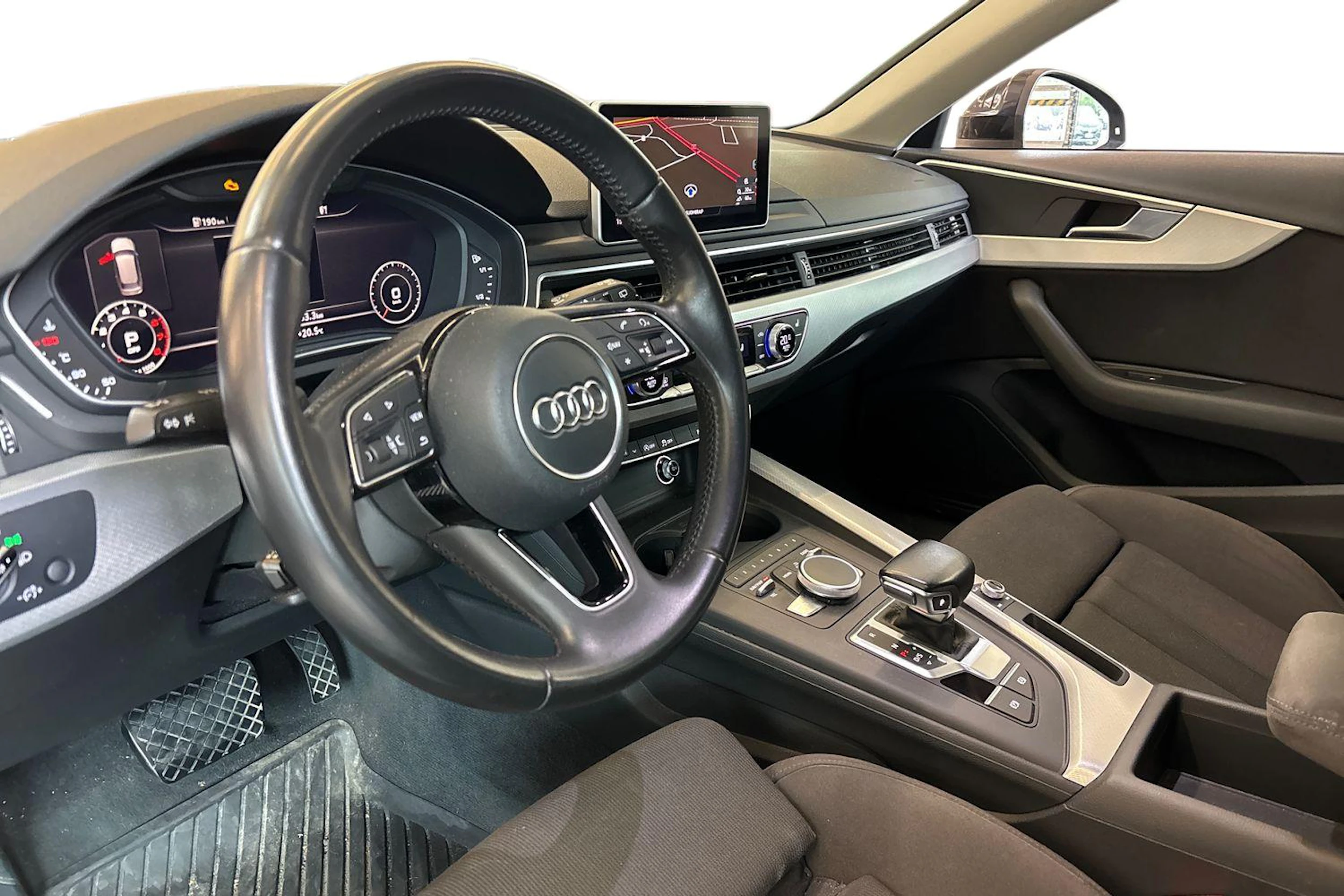 Musta Audi A4 2015 kuva 3.