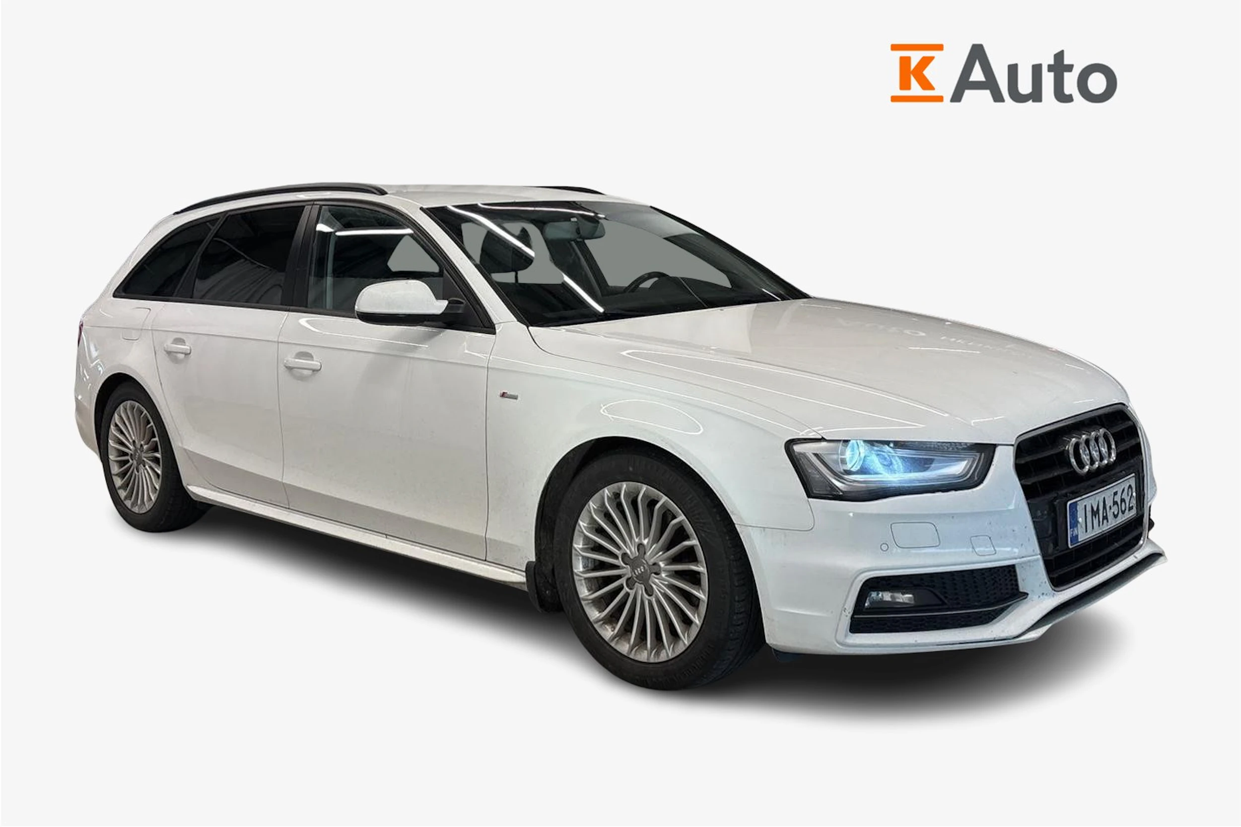 valkoinen Audi A4 2015 kuva 1.