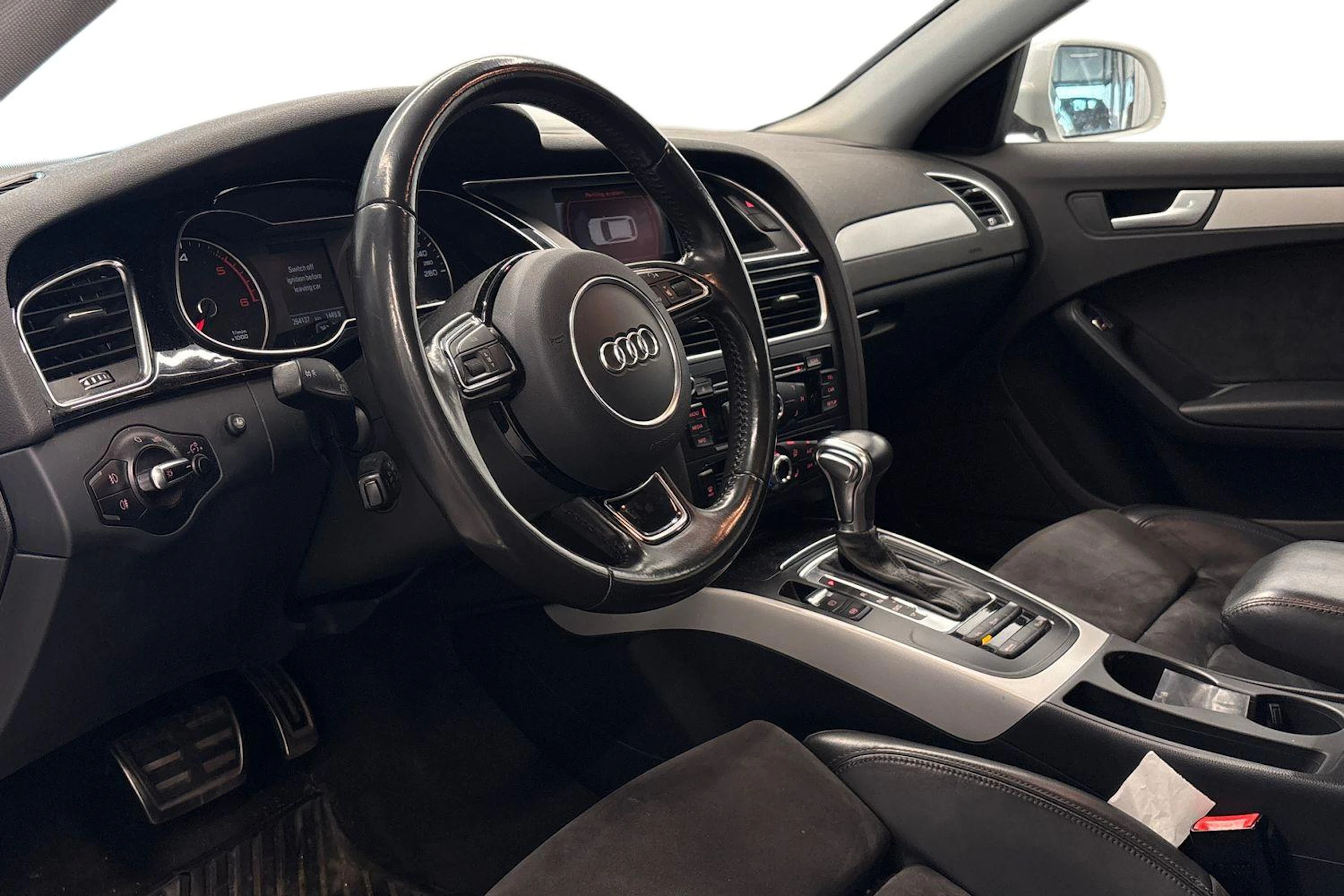 valkoinen Audi A4 2015 kuva 3.