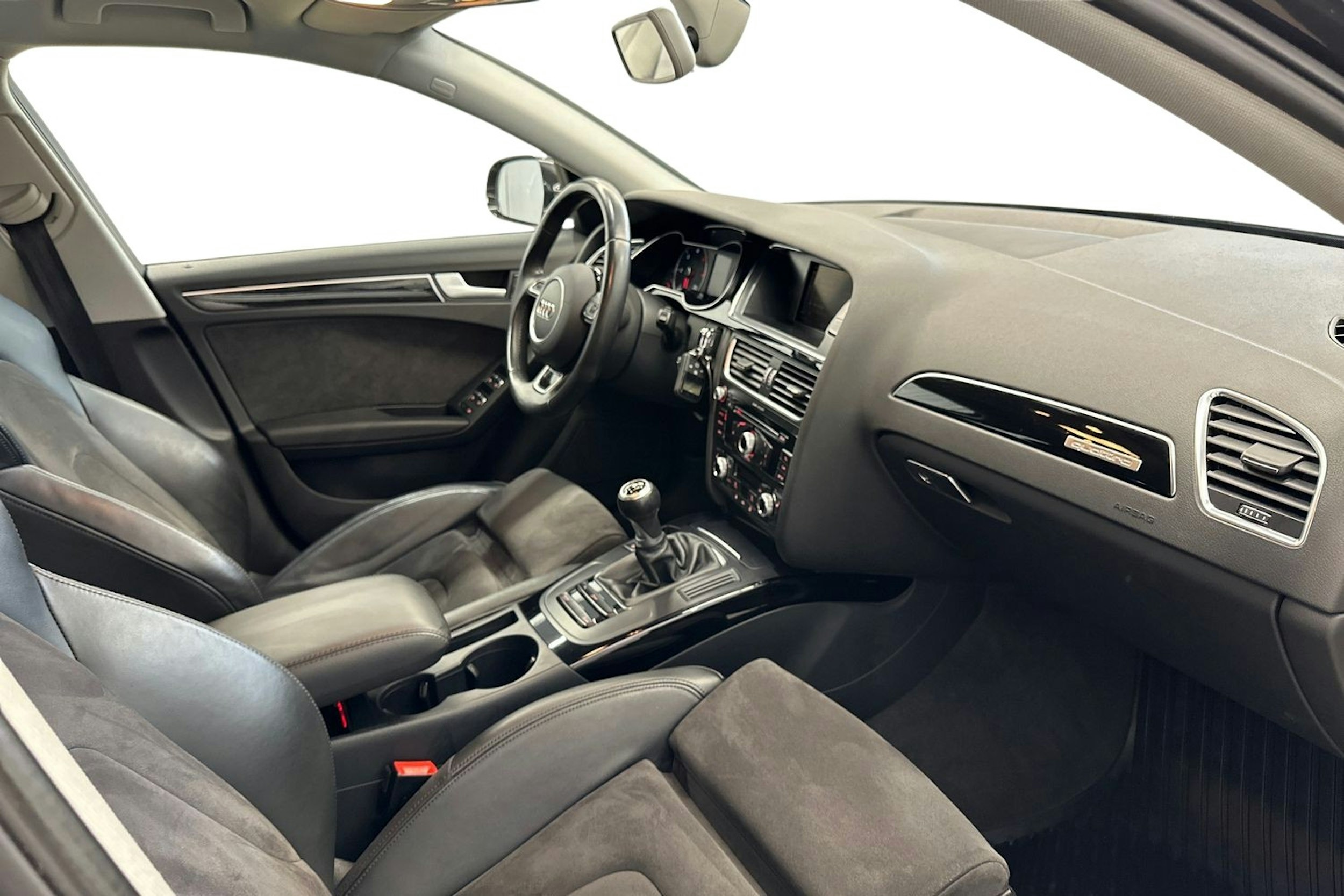 harmaa Audi A4 2015 kuva 10.
