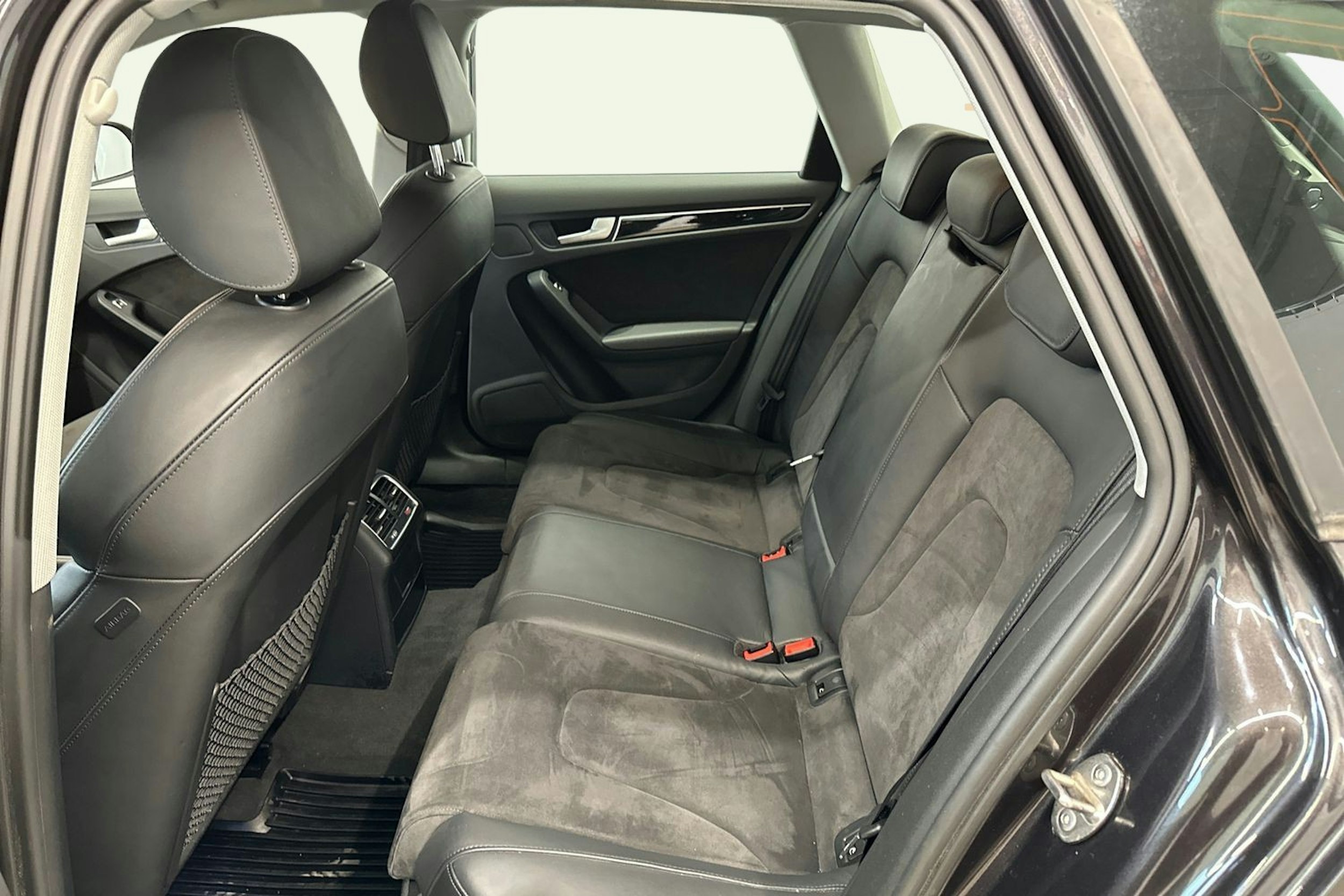 harmaa Audi A4 2015 kuva 11.