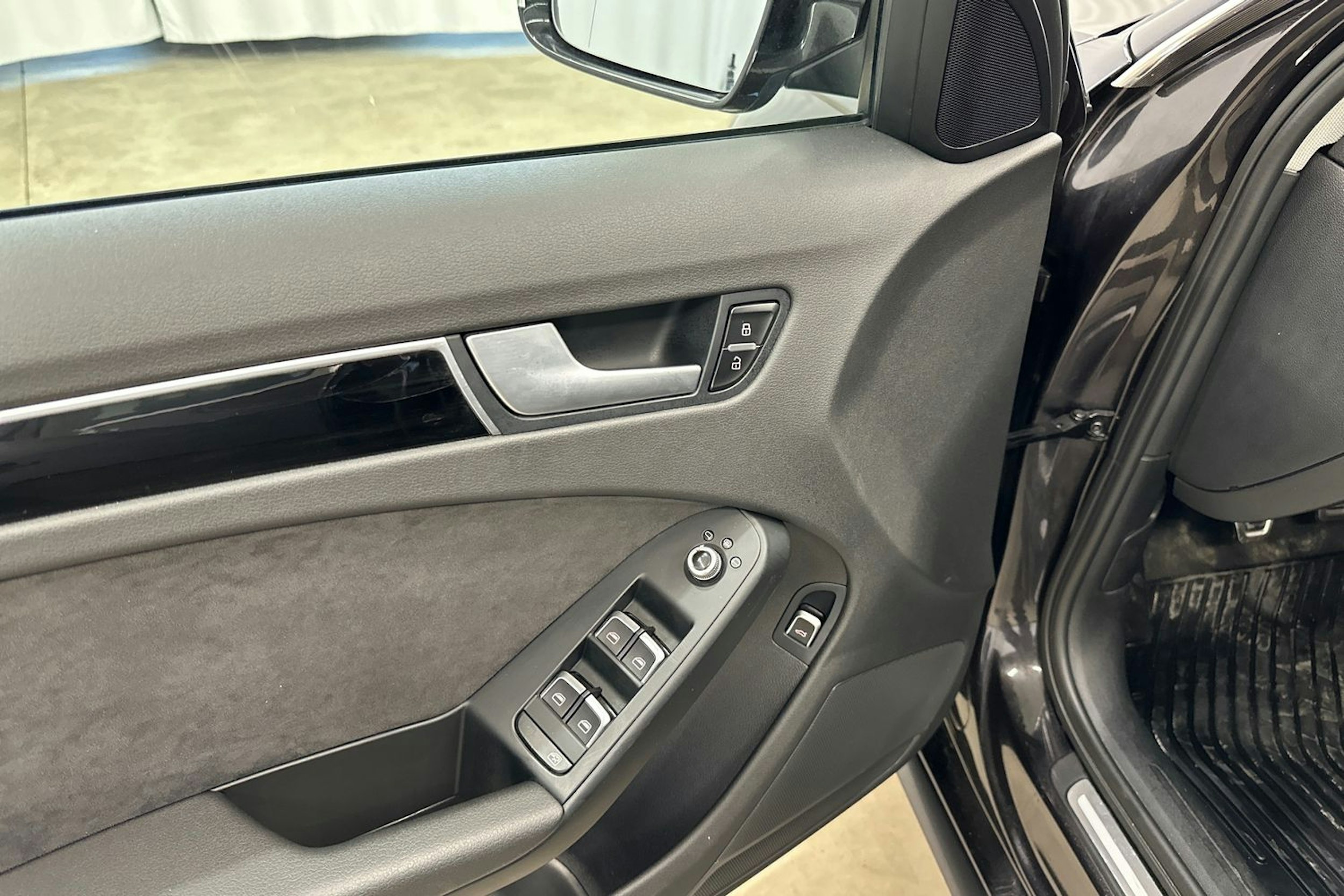 harmaa Audi A4 2015 kuva 14.