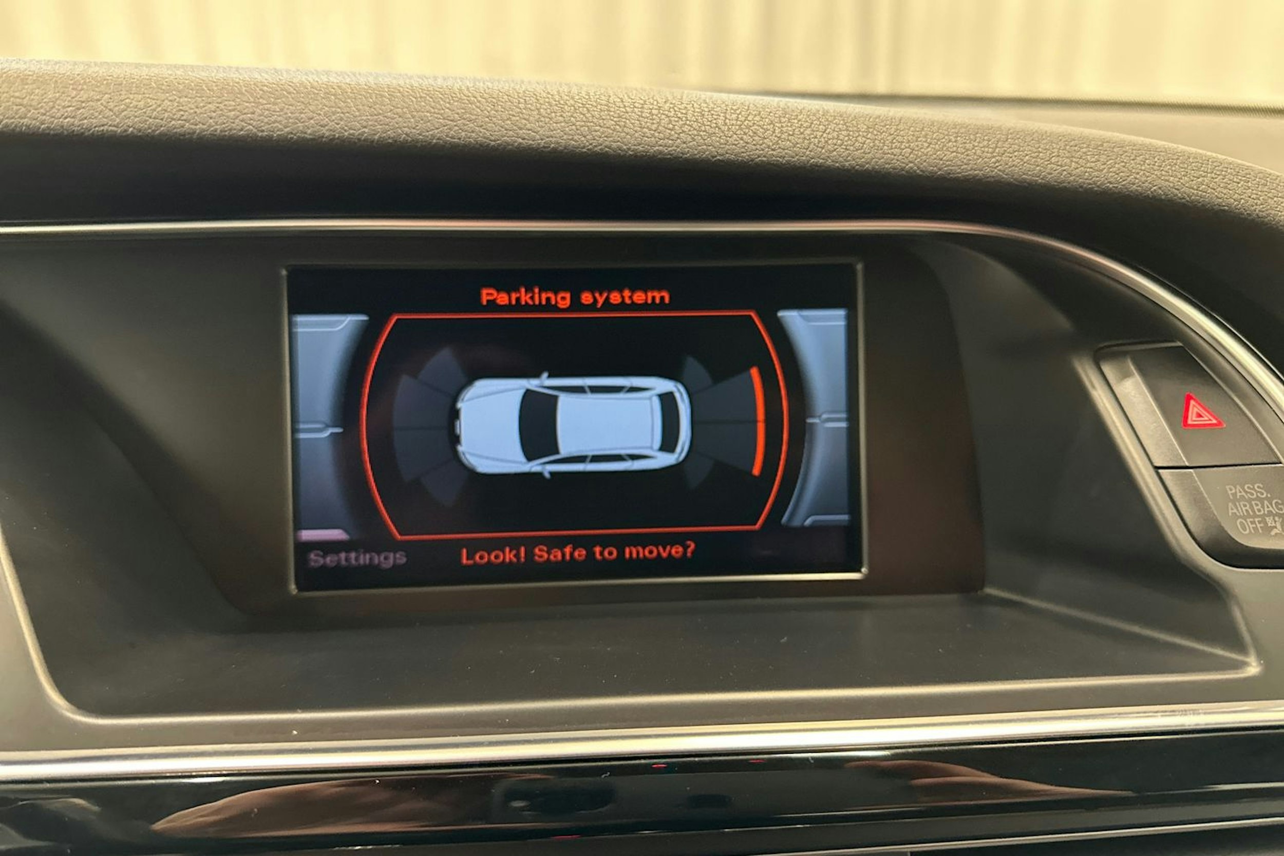 harmaa Audi A4 2015 kuva 17.