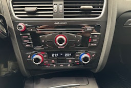 harmaa Audi A4 2015 kuva 19.