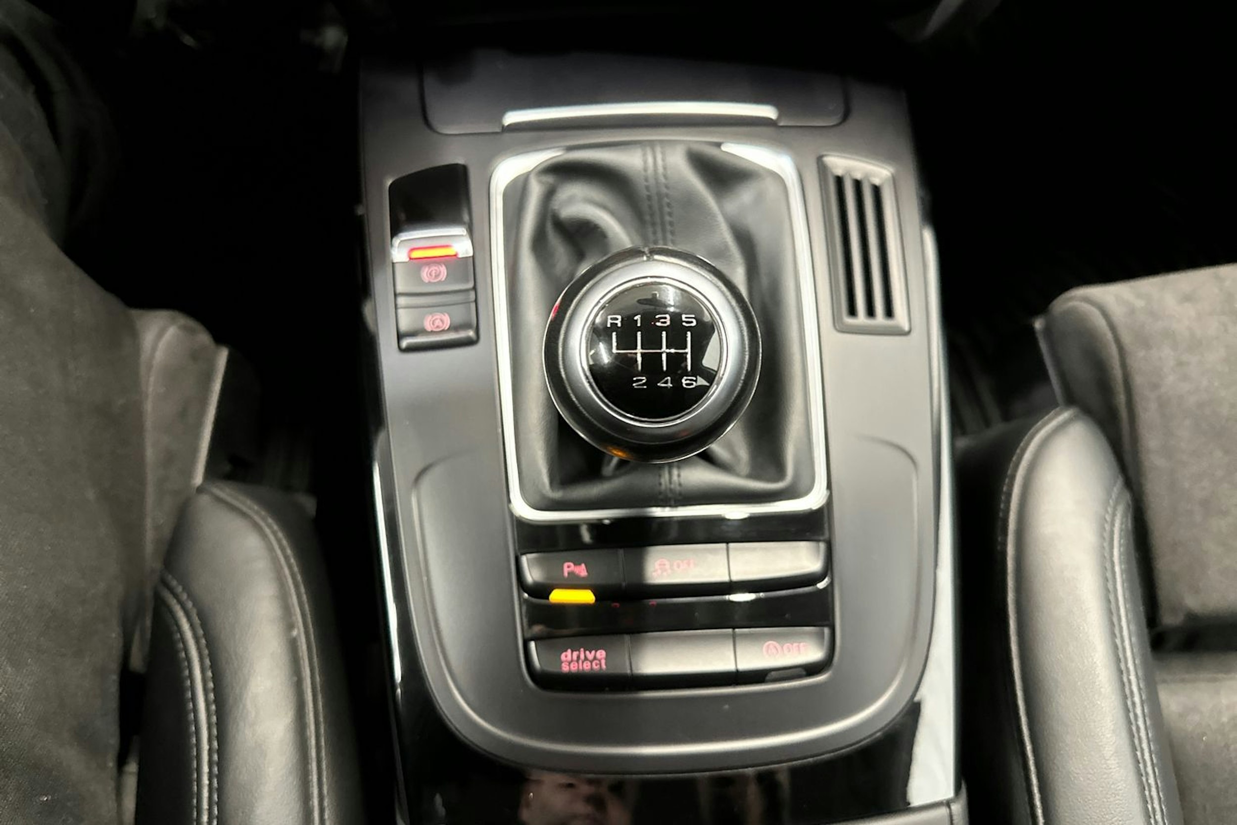 harmaa Audi A4 2015 kuva 20.