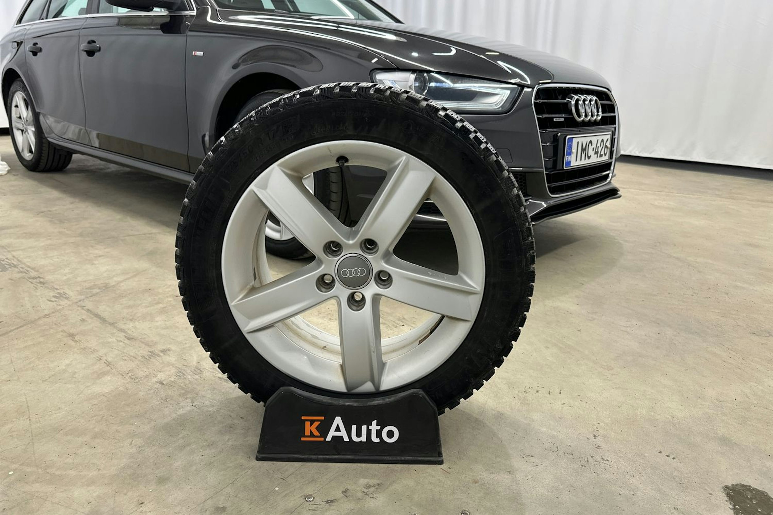 harmaa Audi A4 2015 kuva 25.