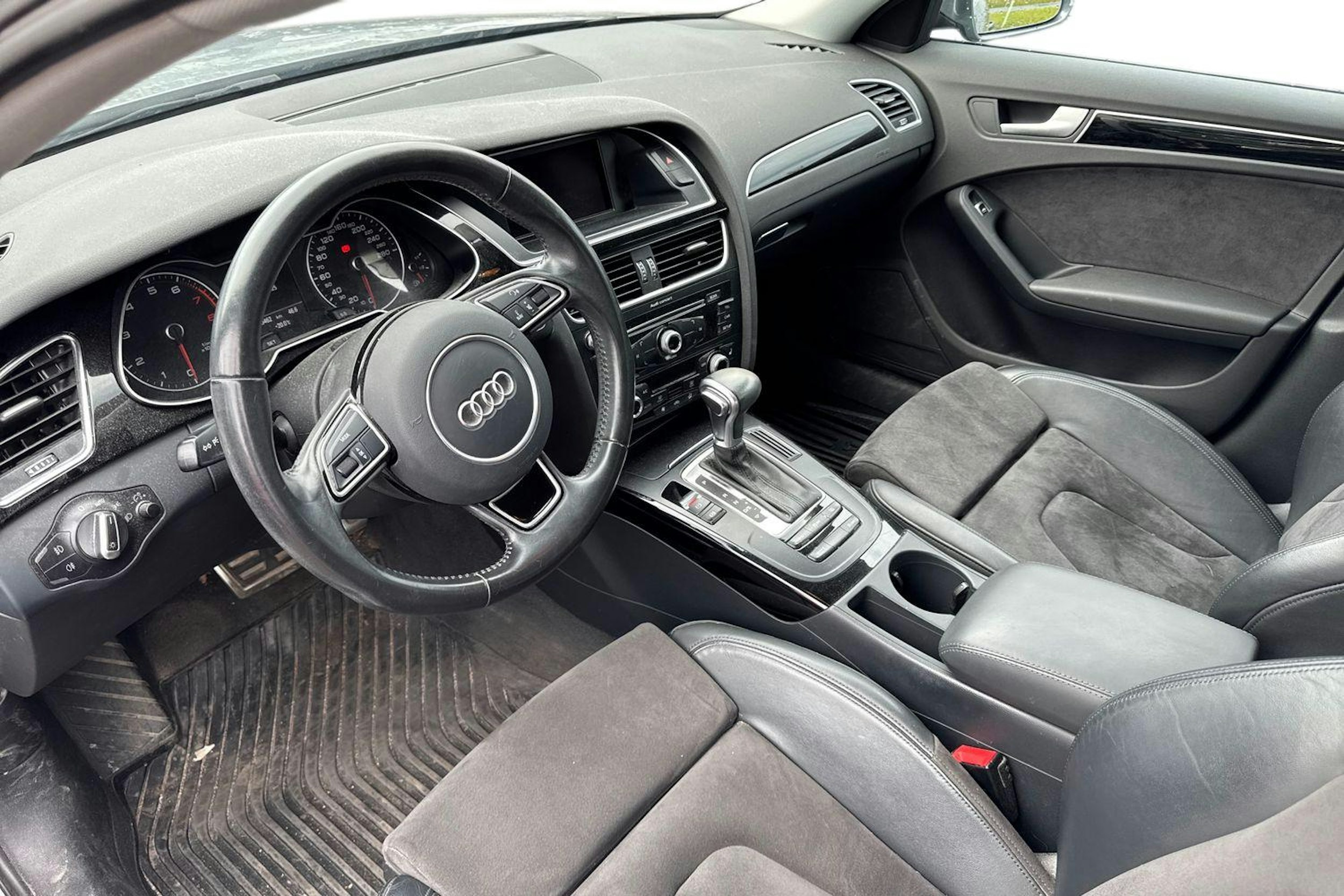 harmaa Audi A4 2015 kuva 3.