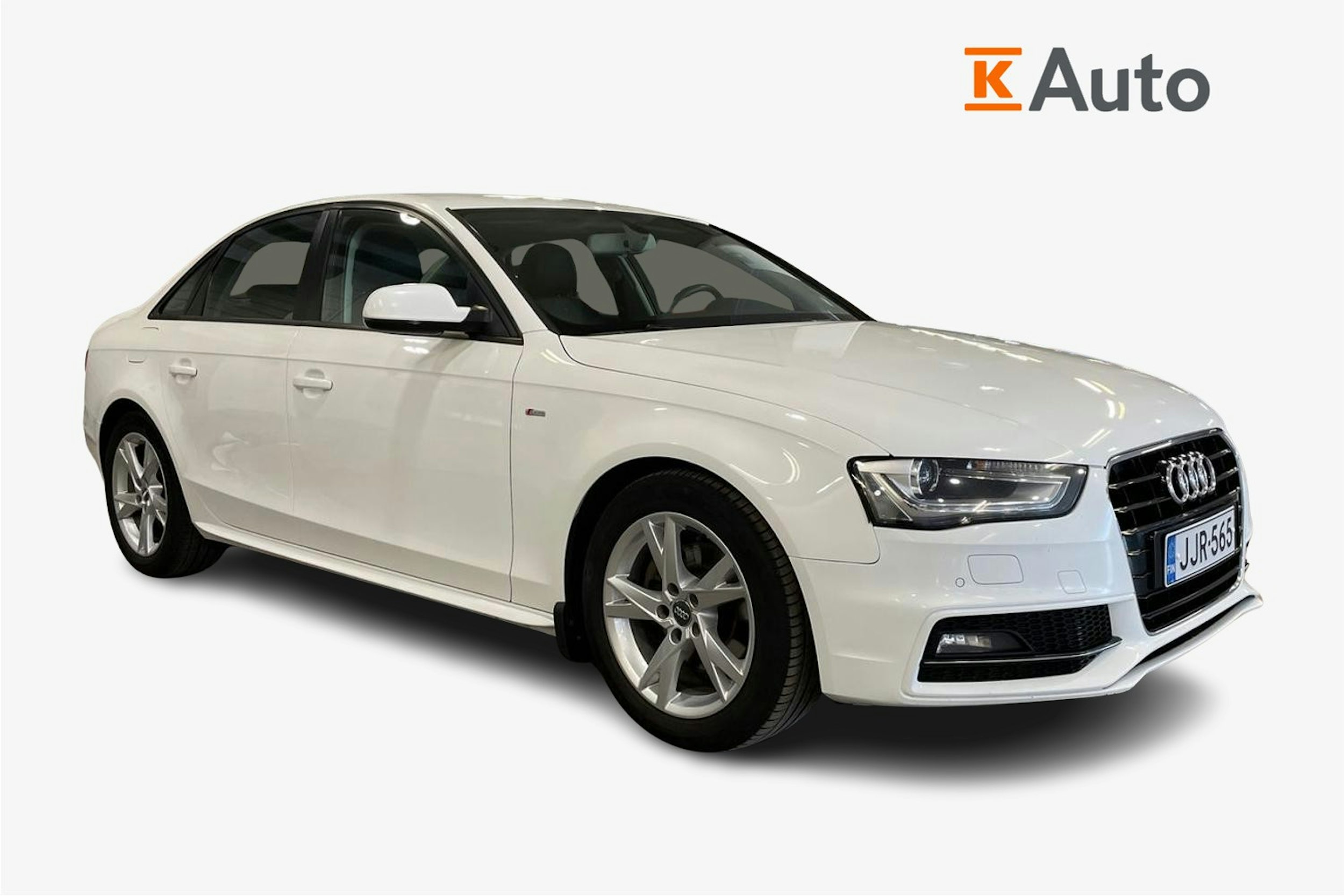 valkoinen Audi A4 2015 kuva 1.