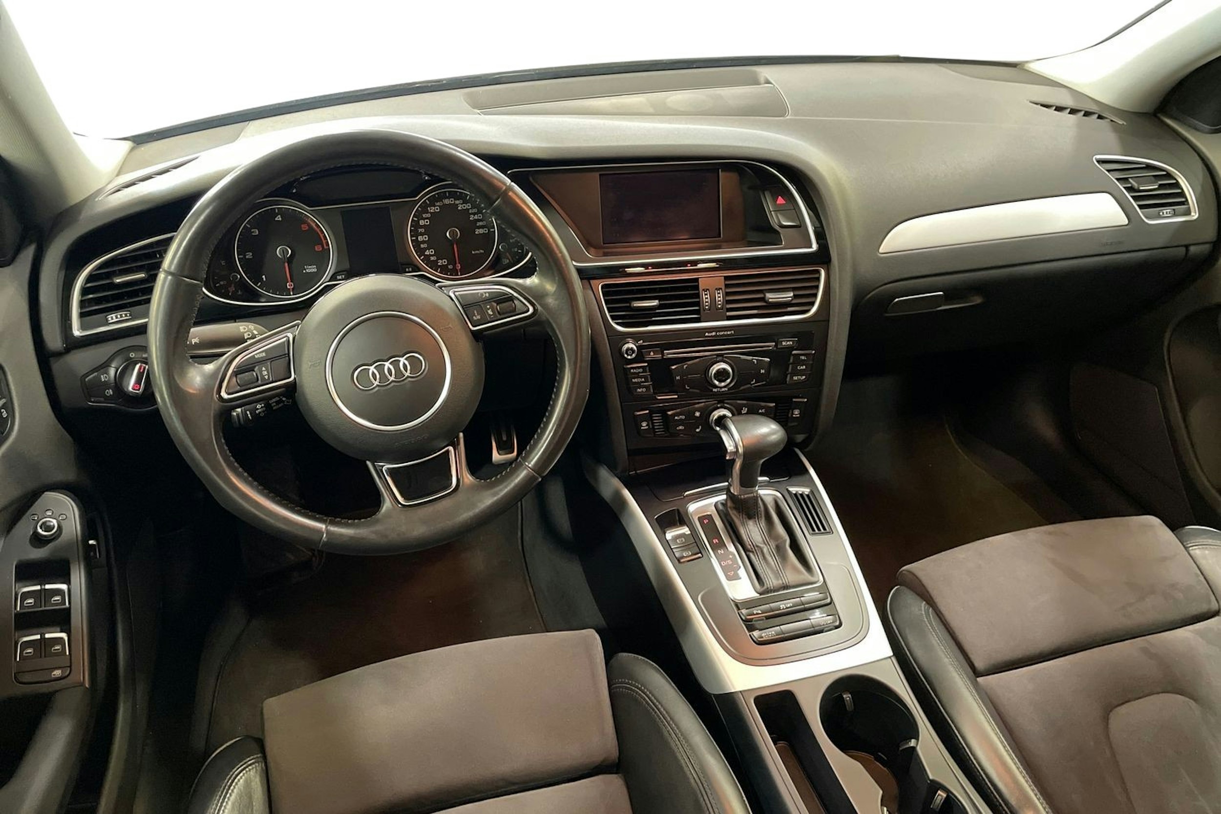 valkoinen Audi A4 2015 kuva 9.